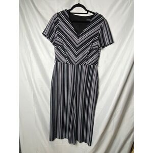 Roz & Ali cropped‎ Jumpsuit Women's 10 Black White Striped Career V Neck Pockets